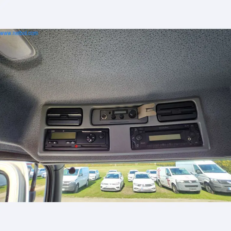 Máquinas bem conservadas de um fabricante de produtos de pastelaria-6