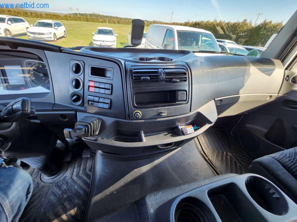 Máquinas bem conservadas de um fabricante de produtos de pastelaria-5