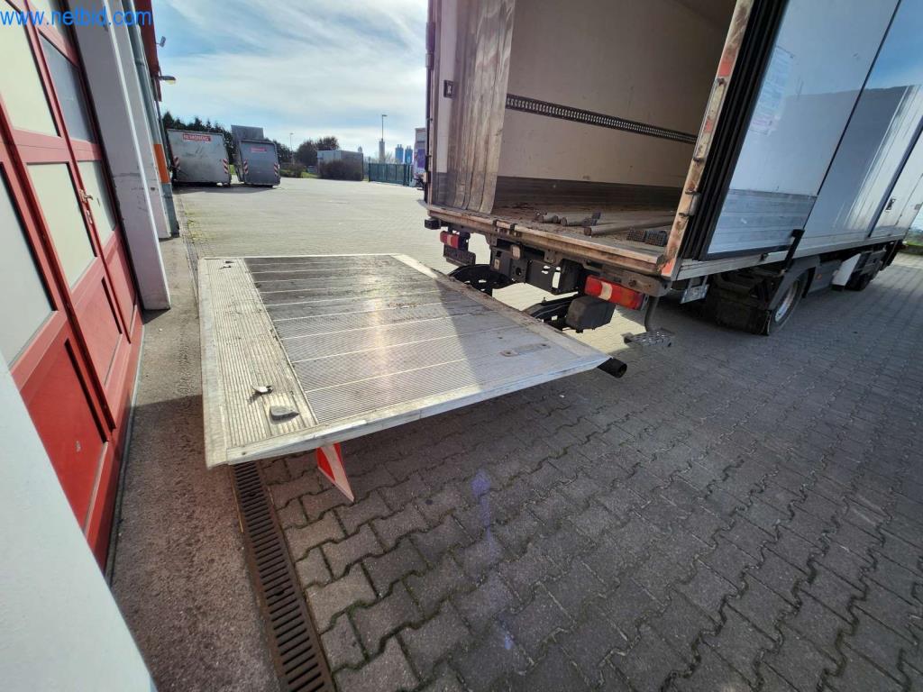 Máquinas bem conservadas de um fabricante de produtos de pastelaria-6