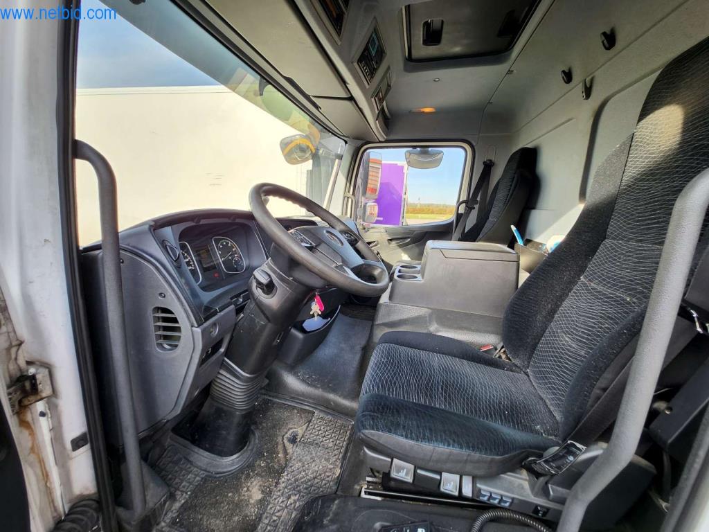 Máquinas bem conservadas de um fabricante de produtos de pastelaria-7