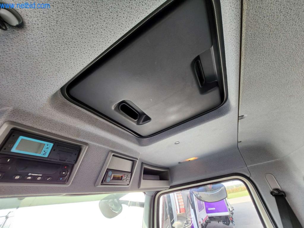 Máquinas bem conservadas de um fabricante de produtos de pastelaria-8