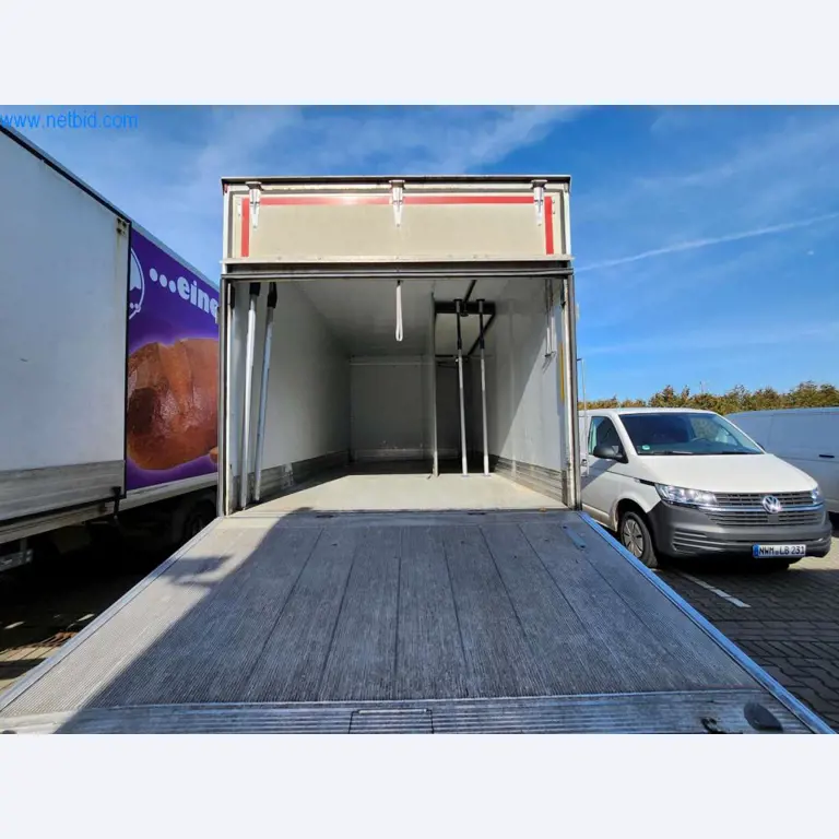 Máquinas bem conservadas de um fabricante de produtos de pastelaria-14