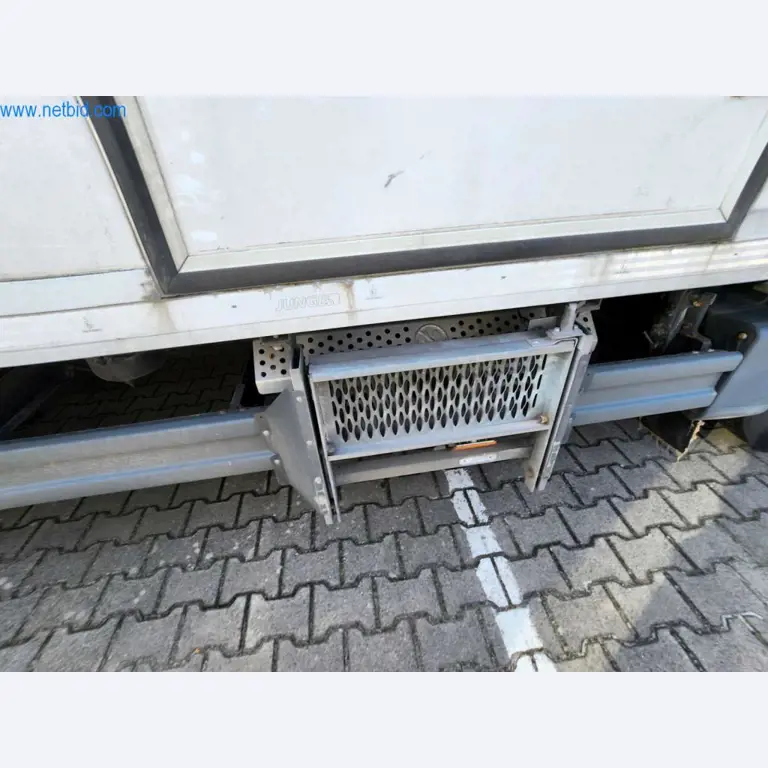 Máquinas bem conservadas de um fabricante de produtos de pastelaria-16