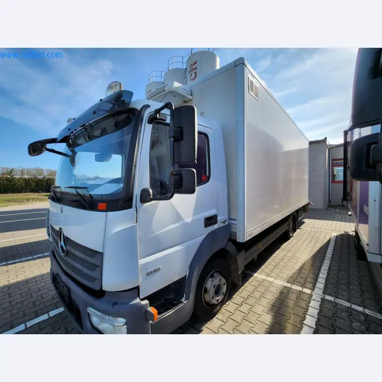 Máquinas bem conservadas de um fabricante de produtos de pastelaria-1