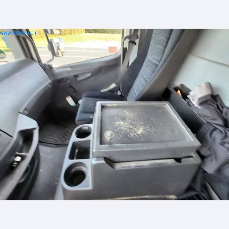 Máquinas bem conservadas de um fabricante de produtos de pastelaria-5