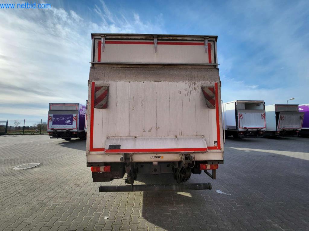 Máquinas bien mantenidas de un fabricante de productos de panadería-19