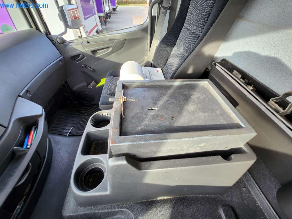 Máquinas bem conservadas de um fabricante de produtos de pastelaria-11