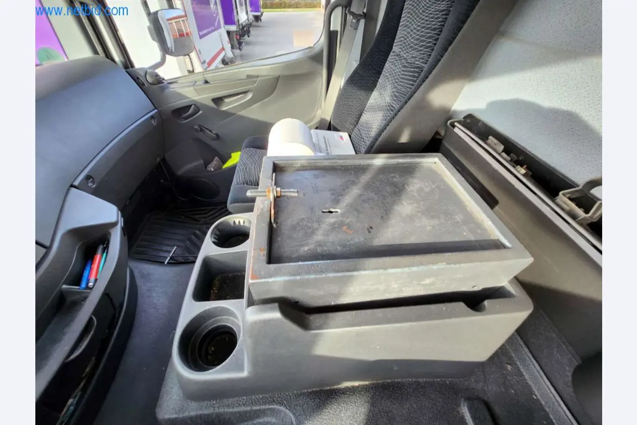 Máquinas bem conservadas de um fabricante de produtos de pastelaria-11