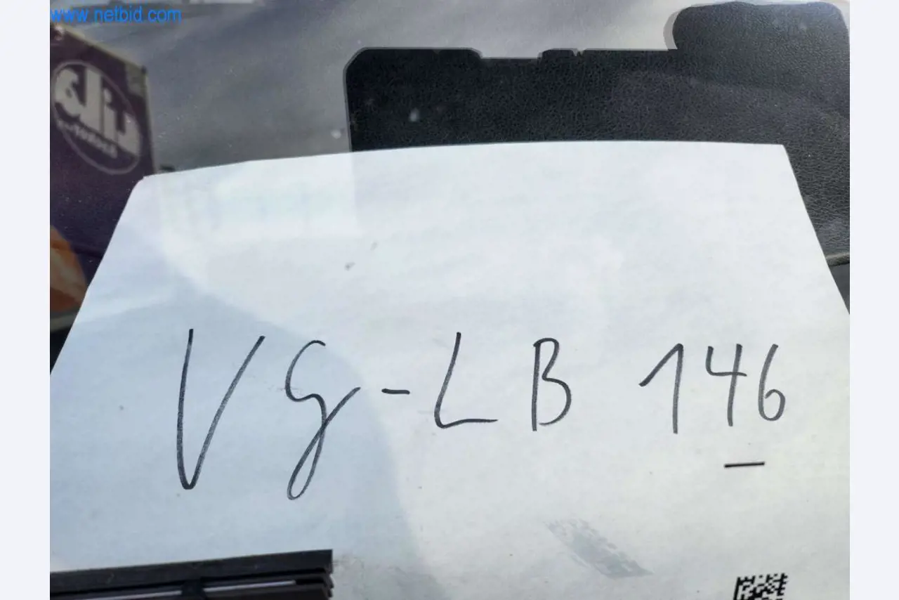 Máquinas bem conservadas de um fabricante de produtos de pastelaria-16