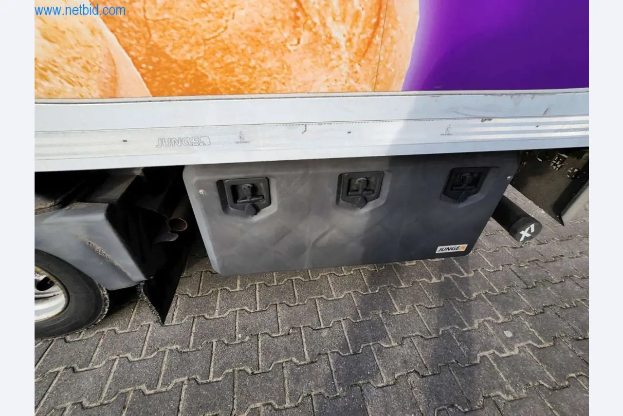 Máquinas bem conservadas de um fabricante de produtos de pastelaria-19