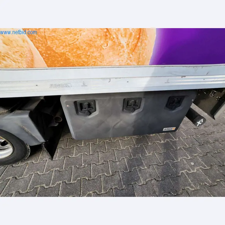 Máquinas bem conservadas de um fabricante de produtos de pastelaria-19