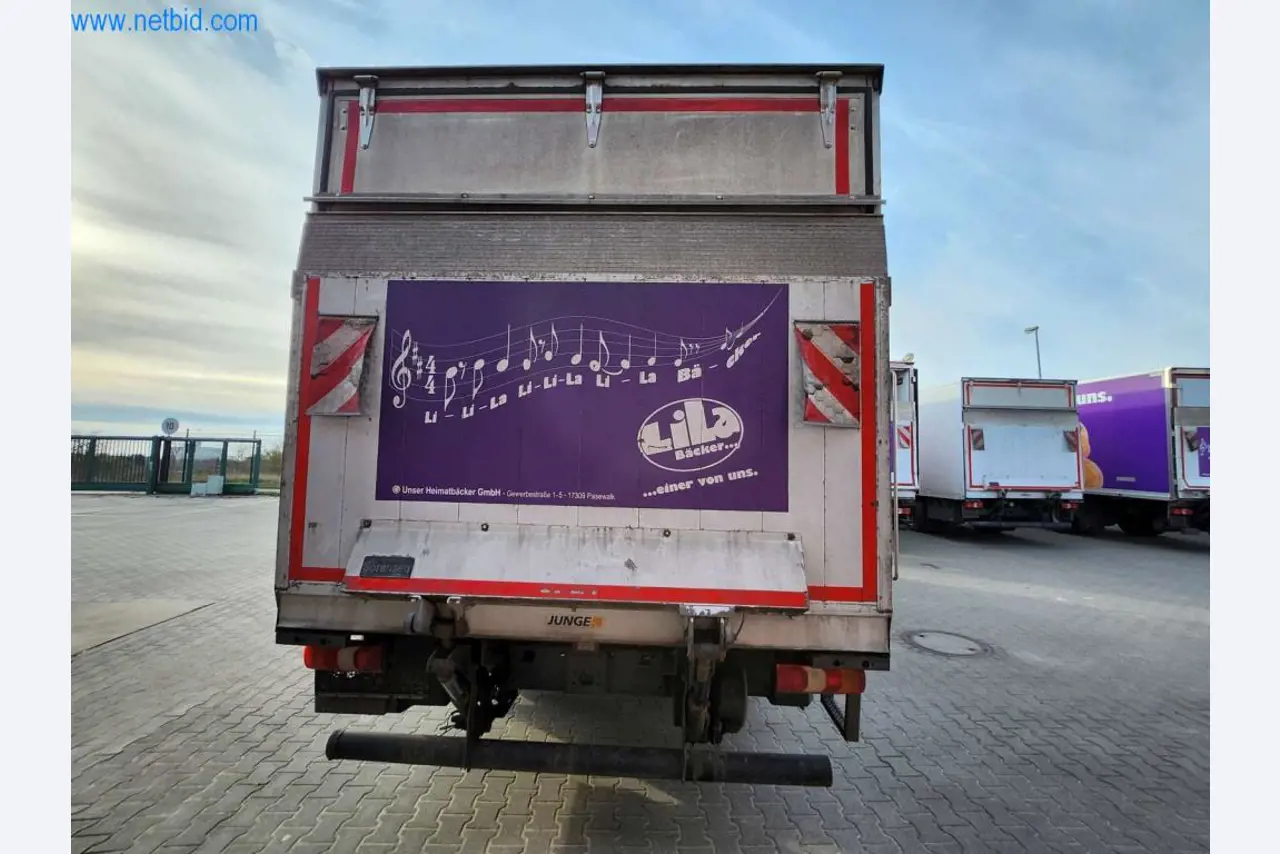 Máquinas bem conservadas de um fabricante de produtos de pastelaria-20