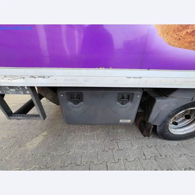 Máquinas bem conservadas de um fabricante de produtos de pastelaria-22