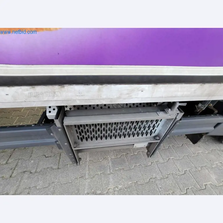 Máquinas bem conservadas de um fabricante de produtos de pastelaria-3