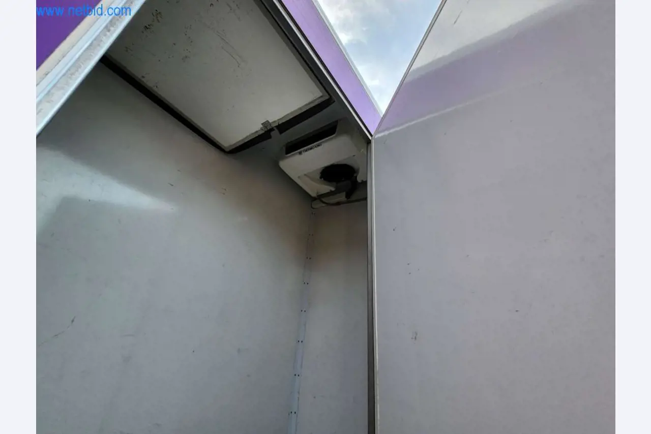 Máquinas bem conservadas de um fabricante de produtos de pastelaria-4