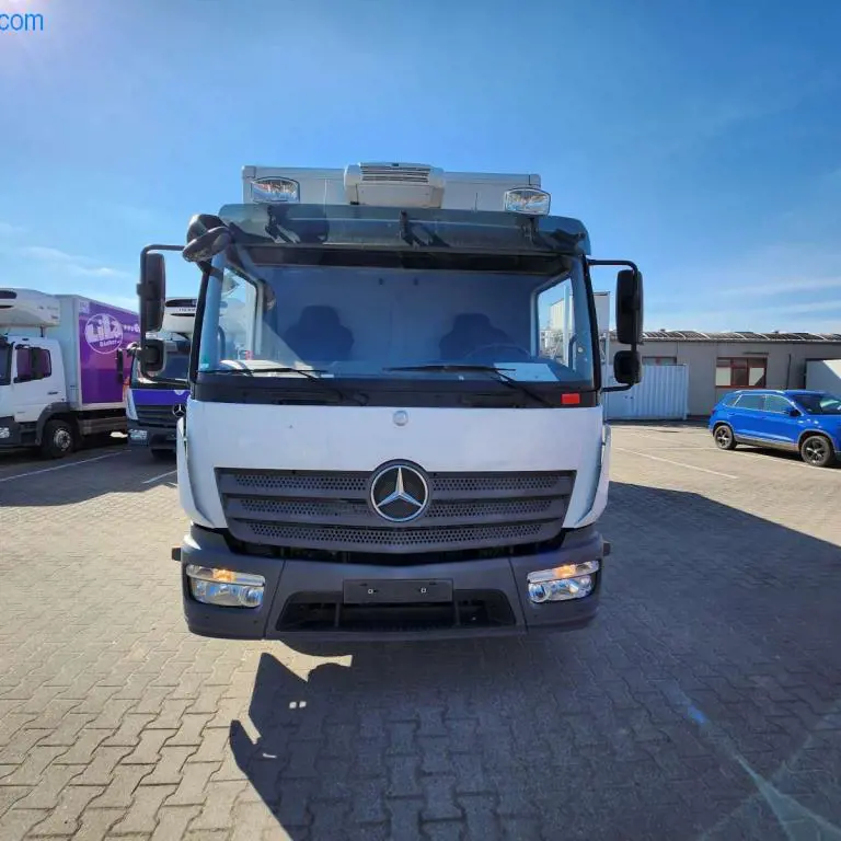 Vrachtwagen/koelbox Mercedes Atego 816