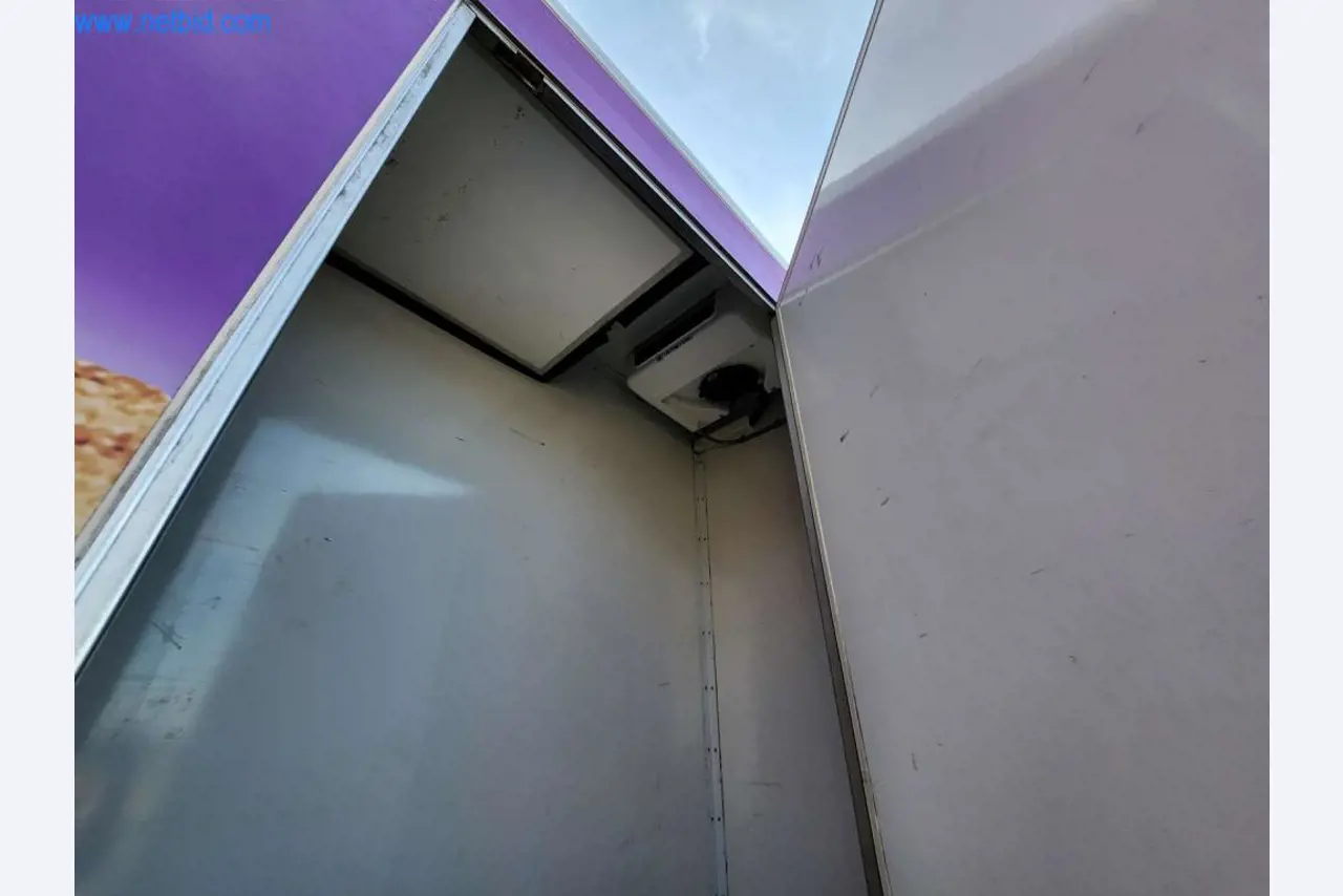 Máquinas bem conservadas de um fabricante de produtos de pastelaria-16