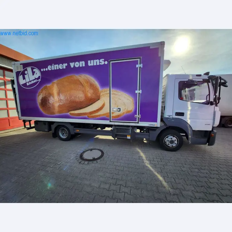 Máquinas bem conservadas de um fabricante de produtos de pastelaria-17