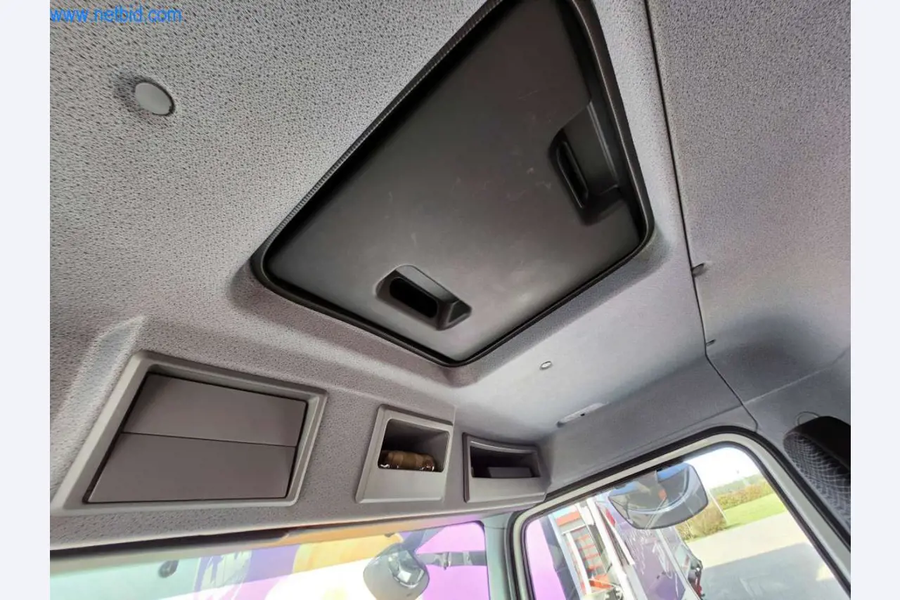 Máquinas bem conservadas de um fabricante de produtos de pastelaria-5