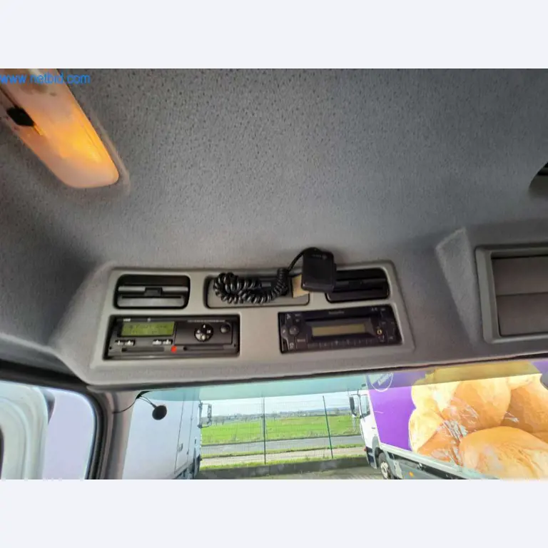 Máquinas bem conservadas de um fabricante de produtos de pastelaria-6