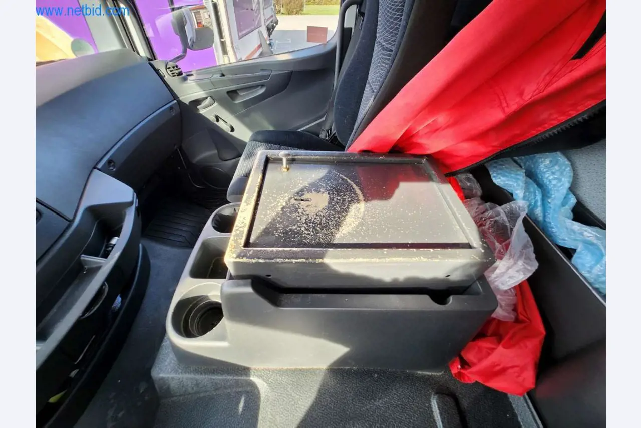 Máquinas bem conservadas de um fabricante de produtos de pastelaria-7