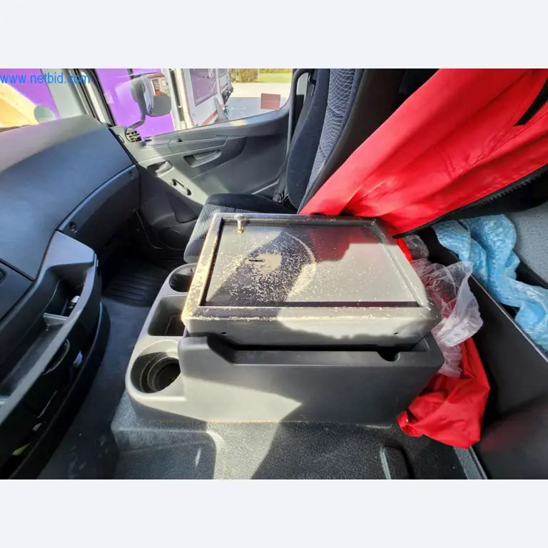 Máquinas bem conservadas de um fabricante de produtos de pastelaria-7