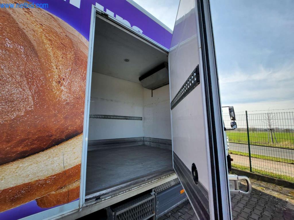 Máquinas bem conservadas de um fabricante de produtos de pastelaria-21