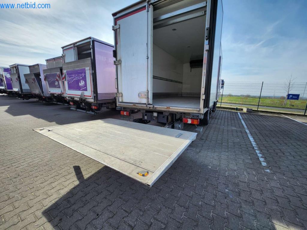 Máquinas bem conservadas de um fabricante de produtos de pastelaria-4