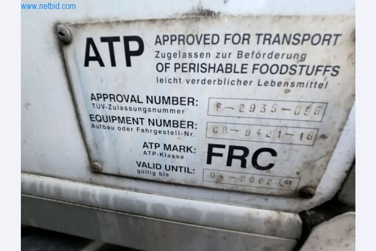 Máquinas bem conservadas de um fabricante de produtos de pastelaria-10