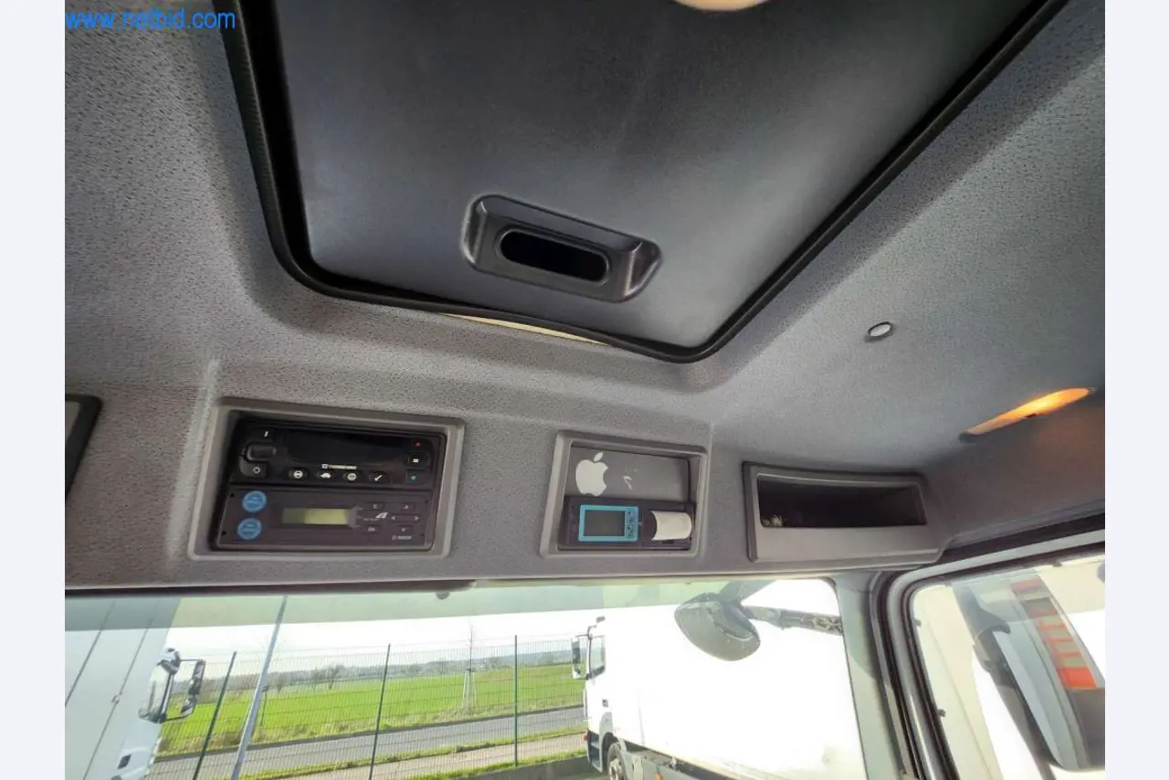 Máquinas bem conservadas de um fabricante de produtos de pastelaria-12