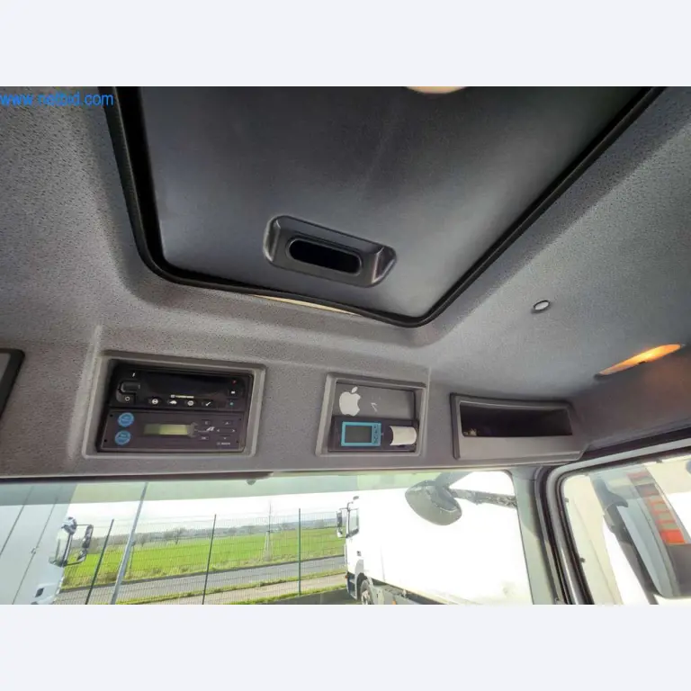 Máquinas bem conservadas de um fabricante de produtos de pastelaria-12