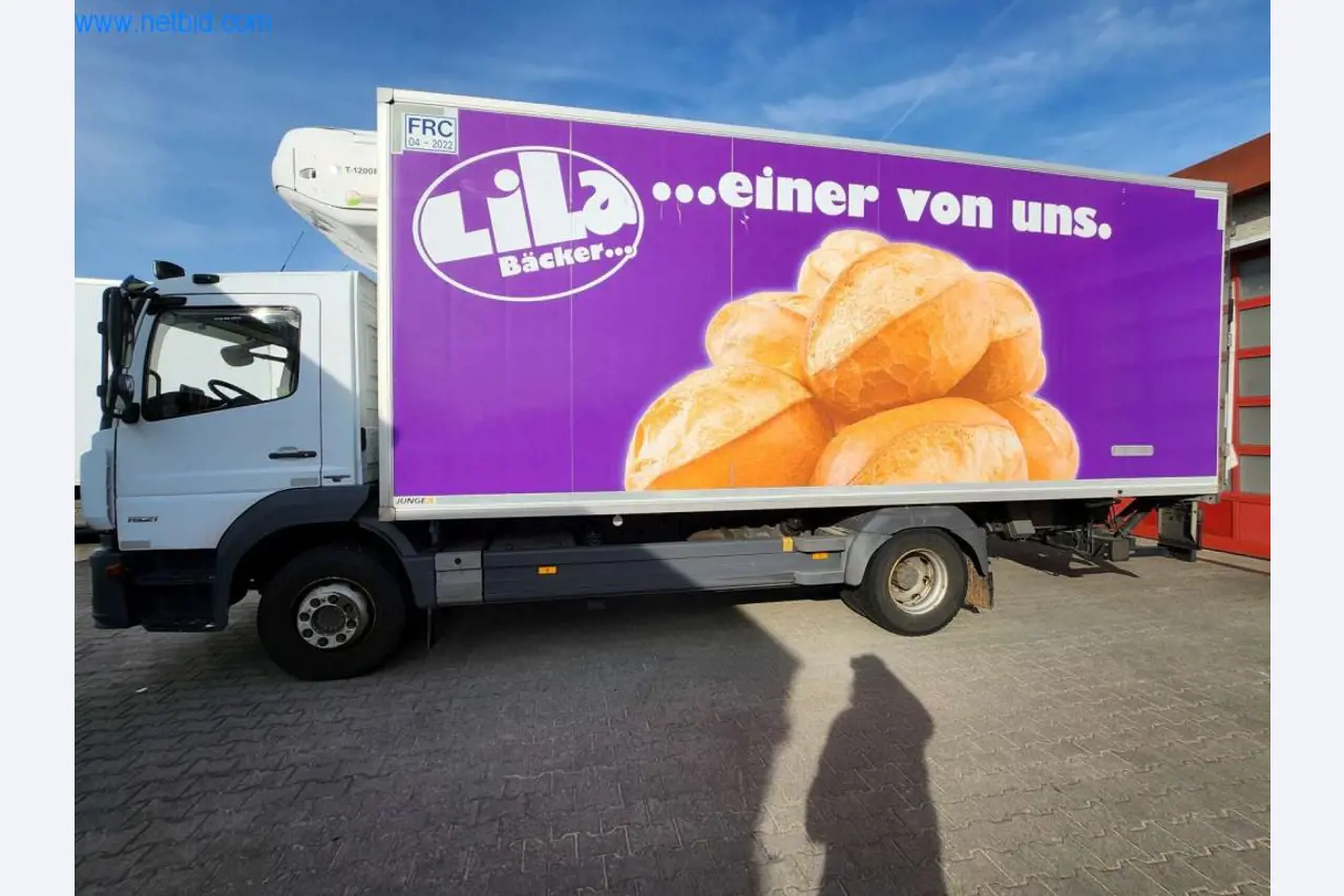 Máquinas bem conservadas de um fabricante de produtos de pastelaria-17