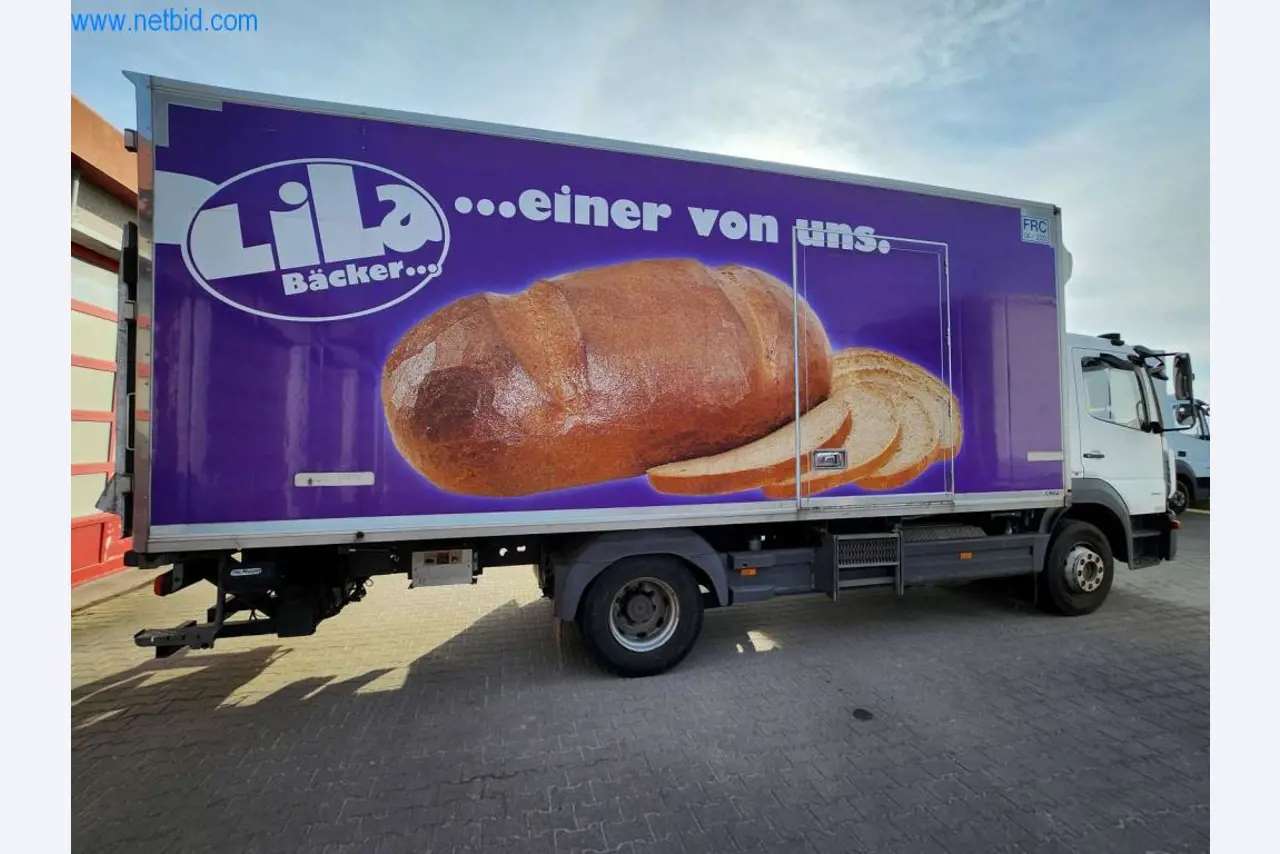 Máquinas bem conservadas de um fabricante de produtos de pastelaria-23