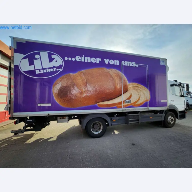 Máquinas bem conservadas de um fabricante de produtos de pastelaria-23