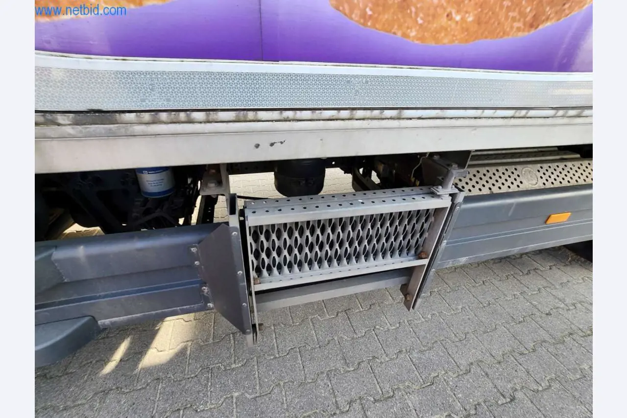 Máquinas bem conservadas de um fabricante de produtos de pastelaria-4