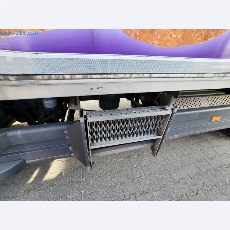 Máquinas bem conservadas de um fabricante de produtos de pastelaria-4