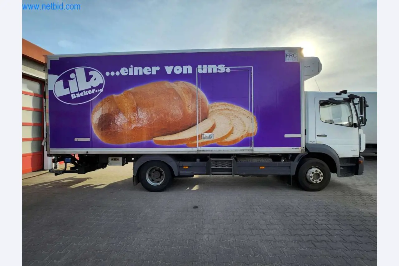 Máquinas bem conservadas de um fabricante de produtos de pastelaria-5