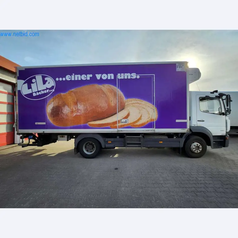 Máquinas bem conservadas de um fabricante de produtos de pastelaria-5