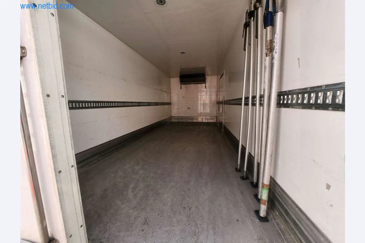 Máquinas bem conservadas de um fabricante de produtos de pastelaria-6