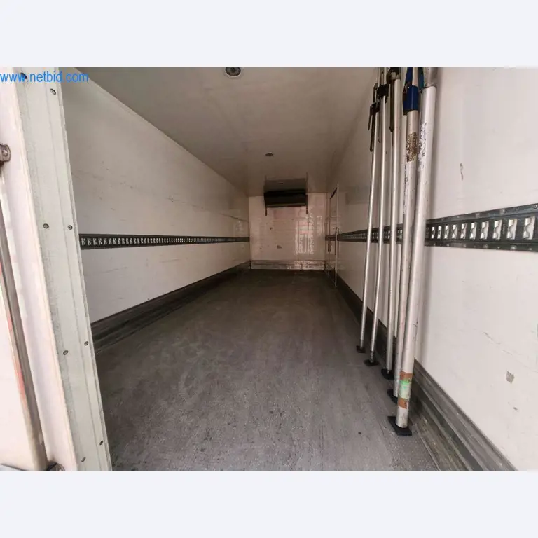 Máquinas bem conservadas de um fabricante de produtos de pastelaria-6