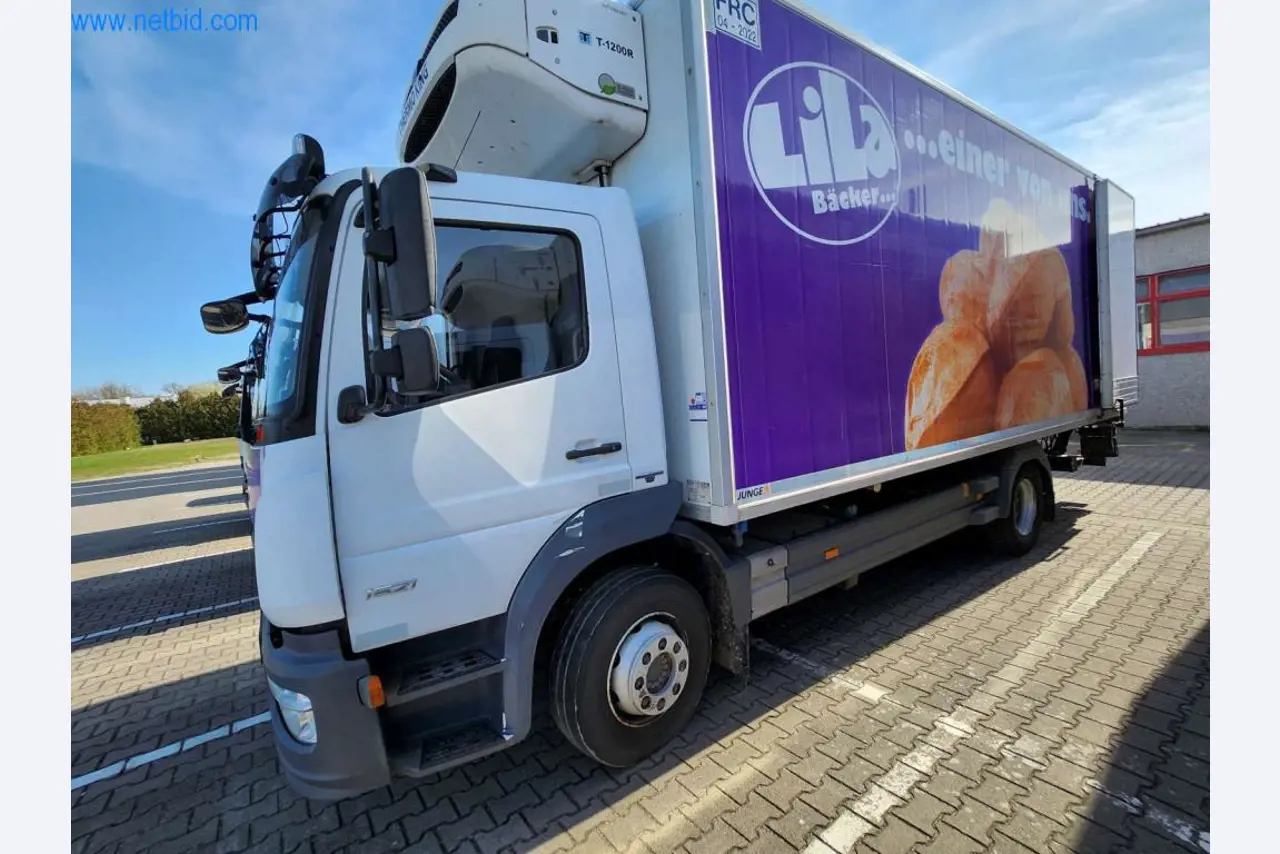 Máquinas bem conservadas de um fabricante de produtos de pastelaria-13