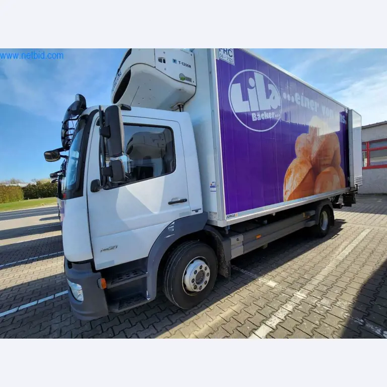 Máquinas bem conservadas de um fabricante de produtos de pastelaria-13