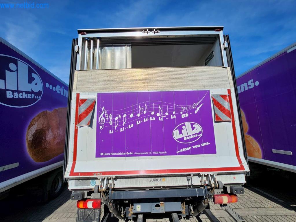 Máquinas bem conservadas de um fabricante de produtos de pastelaria-18