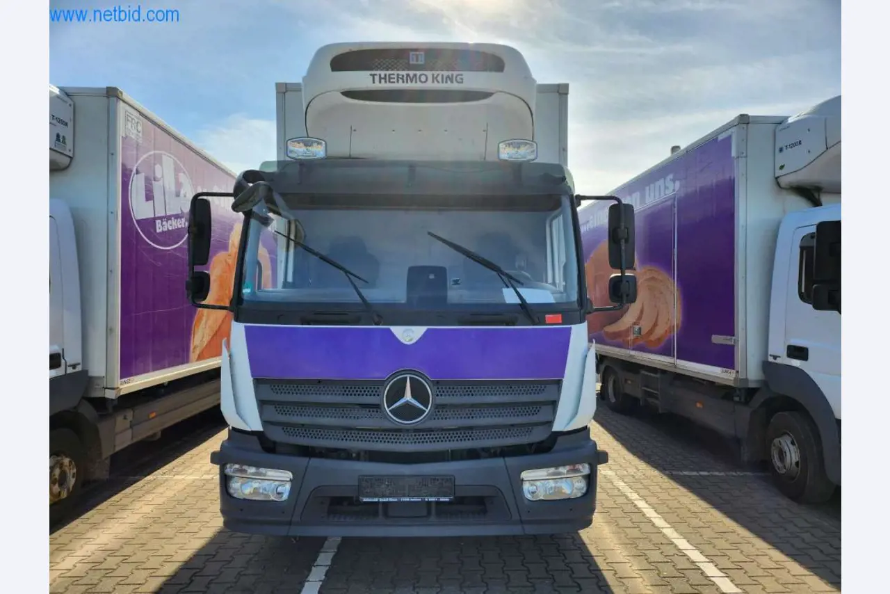 Máquinas bem conservadas de um fabricante de produtos de pastelaria-1