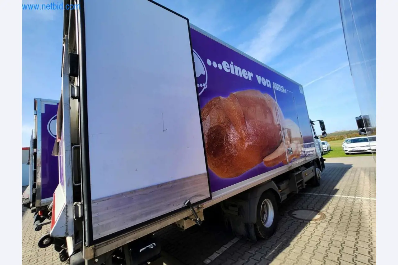 Máquinas bem conservadas de um fabricante de produtos de pastelaria-3