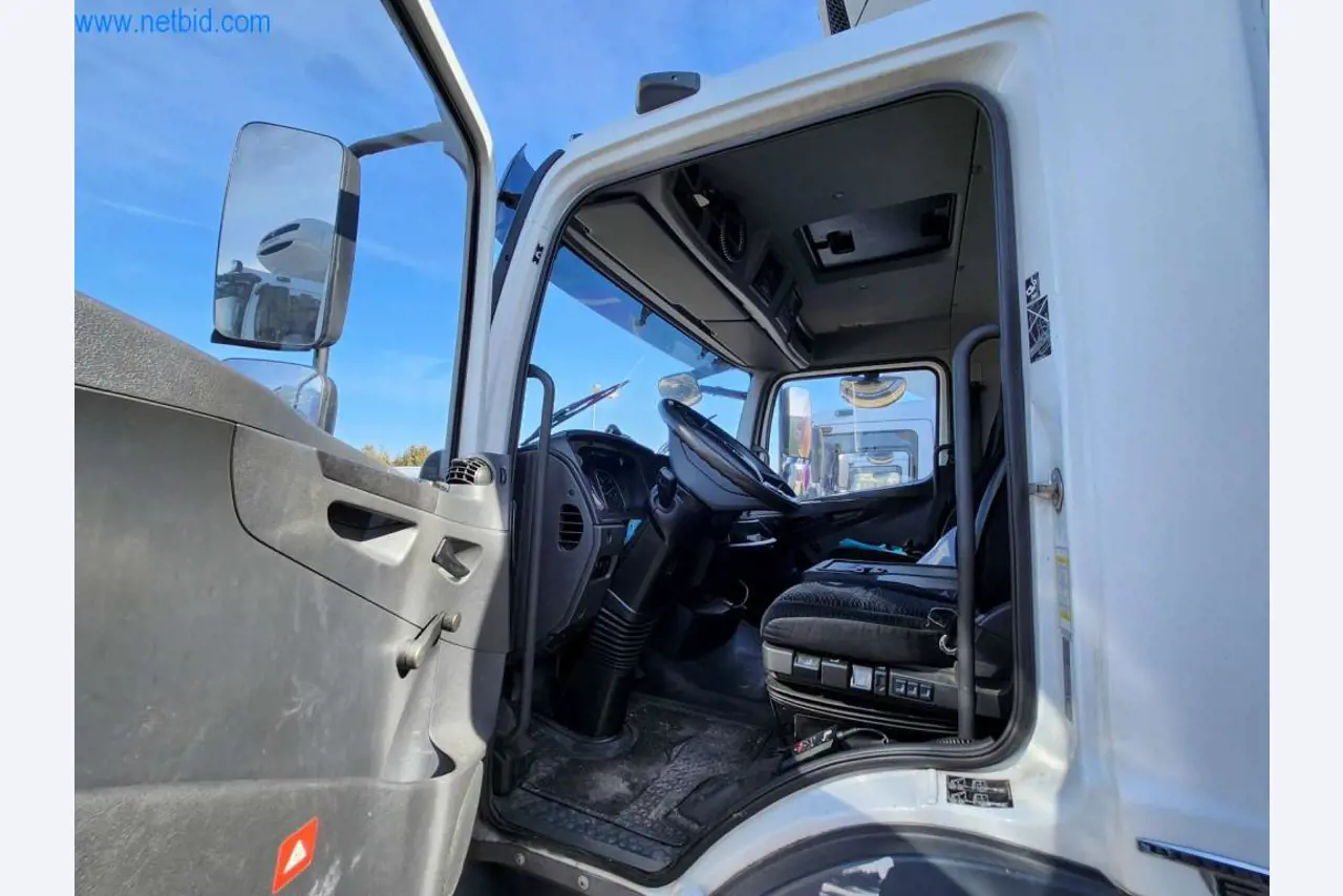 Máquinas bem conservadas de um fabricante de produtos de pastelaria-4