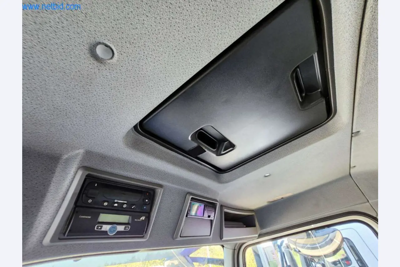 Máquinas bem conservadas de um fabricante de produtos de pastelaria-7