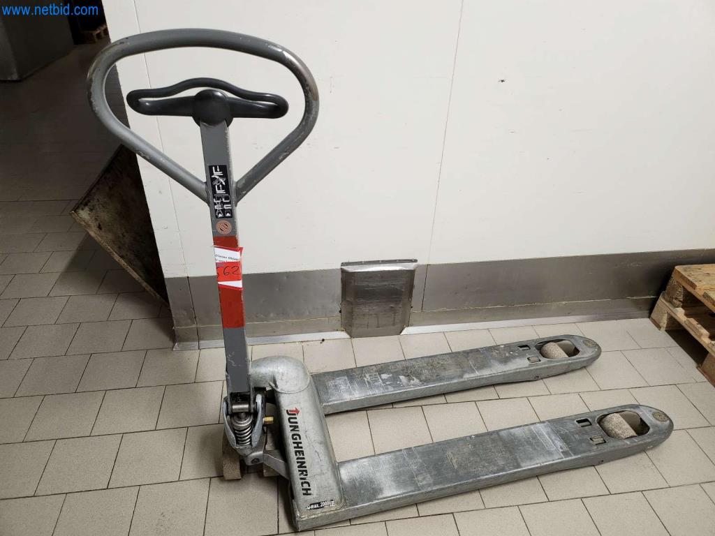 Máquinas bem conservadas de um fabricante de produtos de pastelaria-1