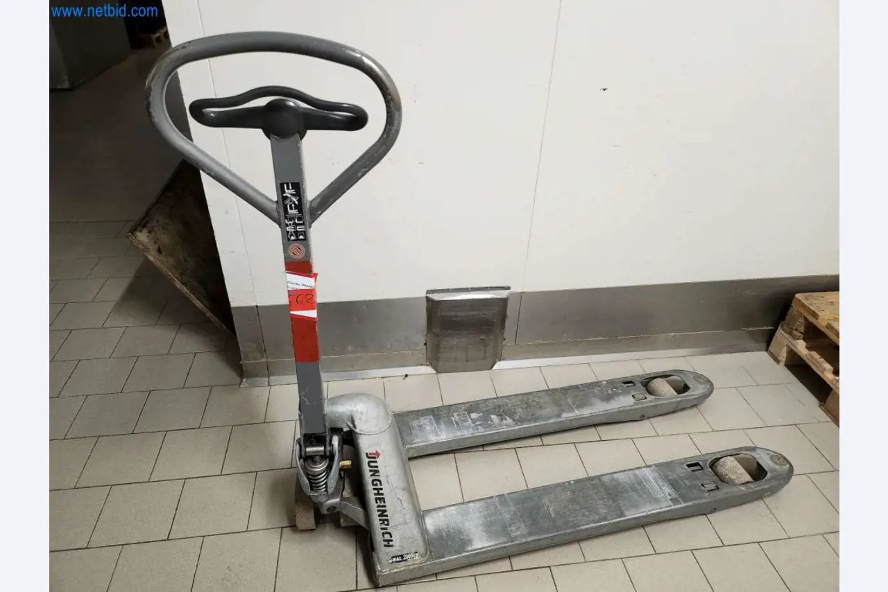 Máquinas bem conservadas de um fabricante de produtos de pastelaria-1