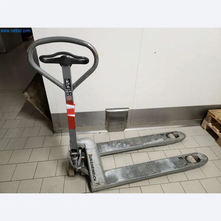 Máquinas bem conservadas de um fabricante de produtos de pastelaria-1